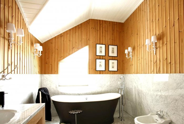Деревянная вагонка в ванной комнате