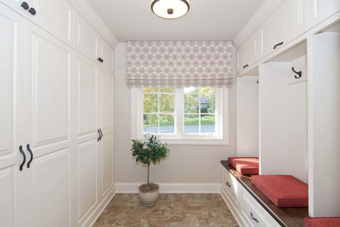 Коридор с окном