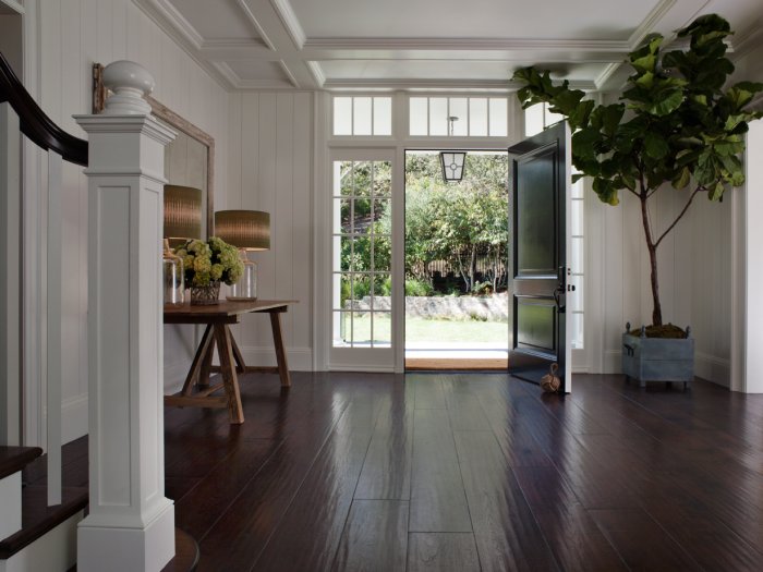 Частный дом коридор с окнами большими