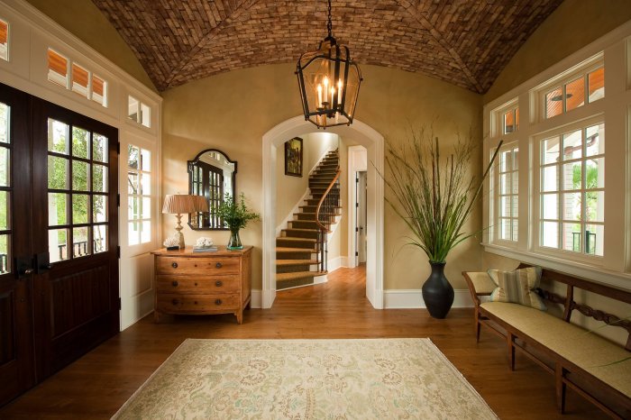 Холл в загородном доме