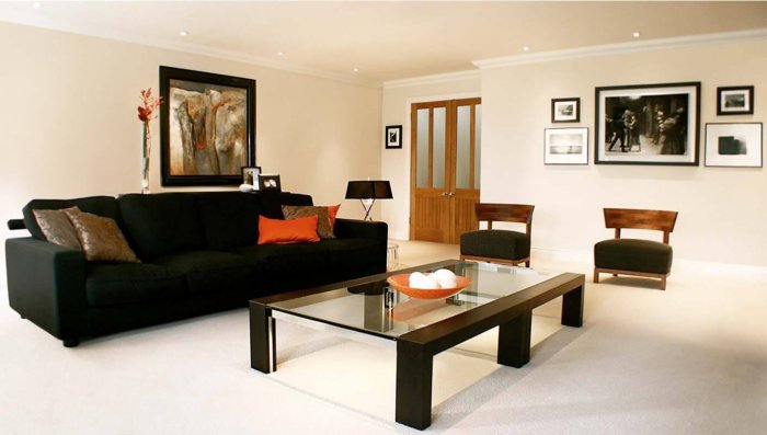 Светлые стены темная мебель