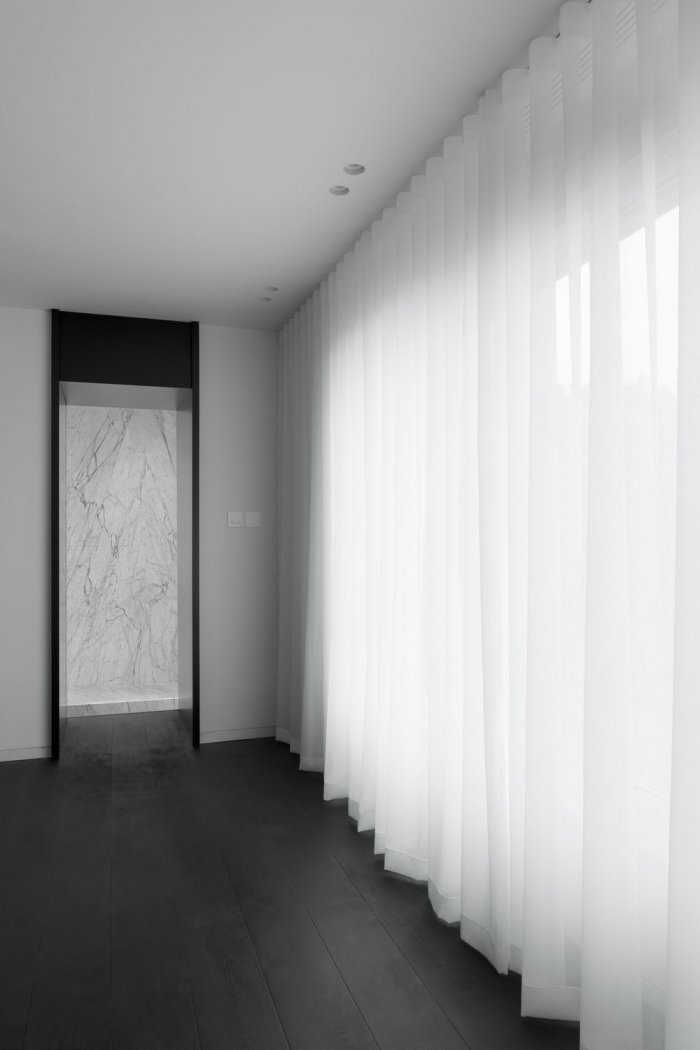 Тюль в минималистичном интерьере