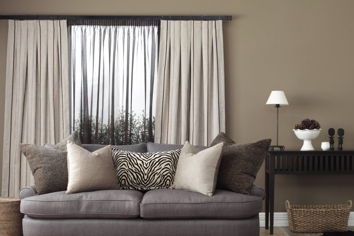 Шторы в стиле минимализма в интерьере