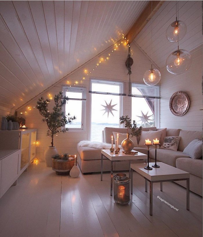 Люстра на мансарде