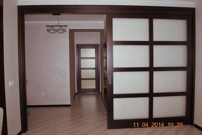 Раздвижные двери в зал