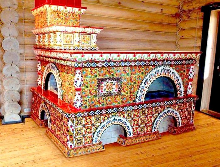 Русская изразцовая печь с лежанкой