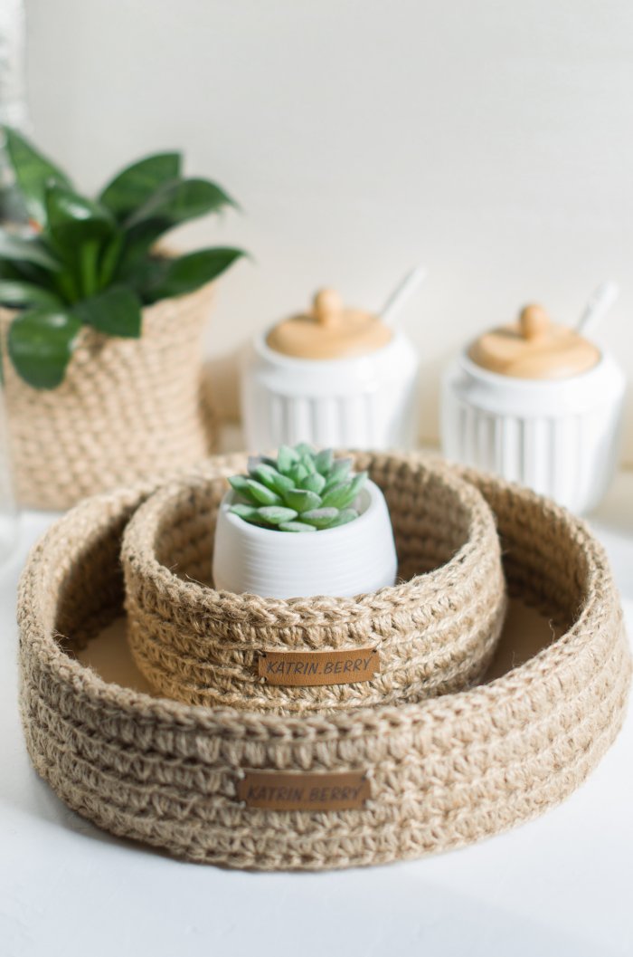 Плетеная корзина из джута