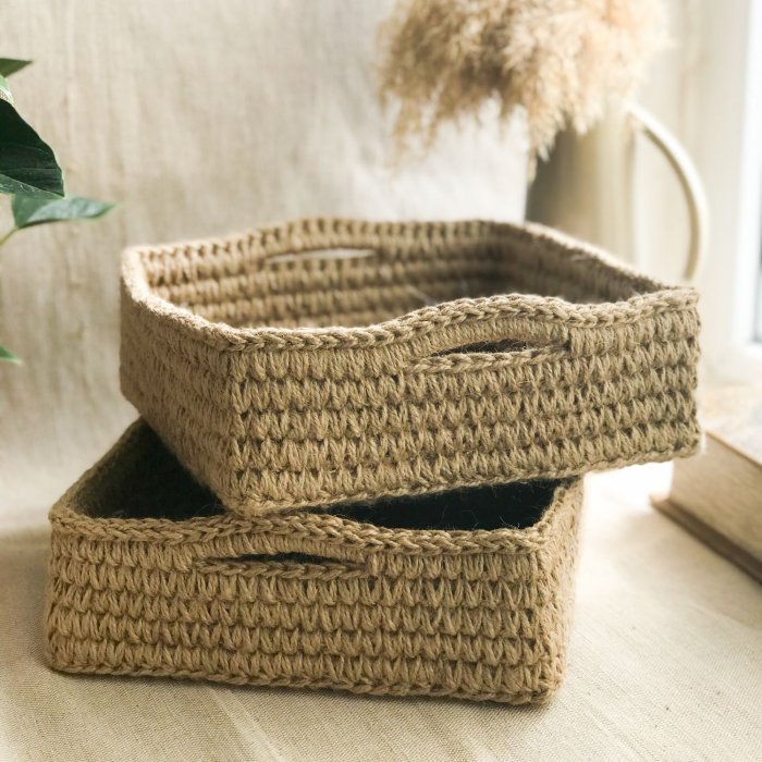 Прямоугольная корзина из джута