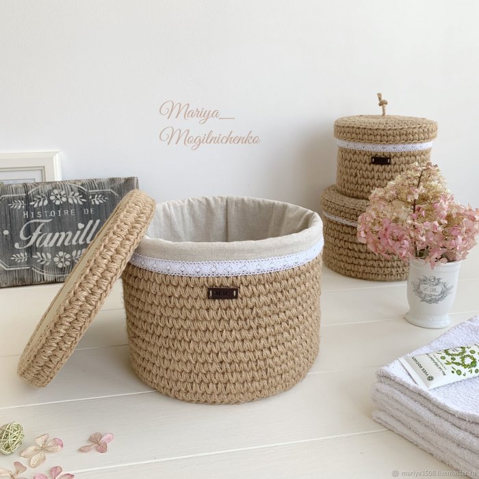 Прямоугольная корзина из джута