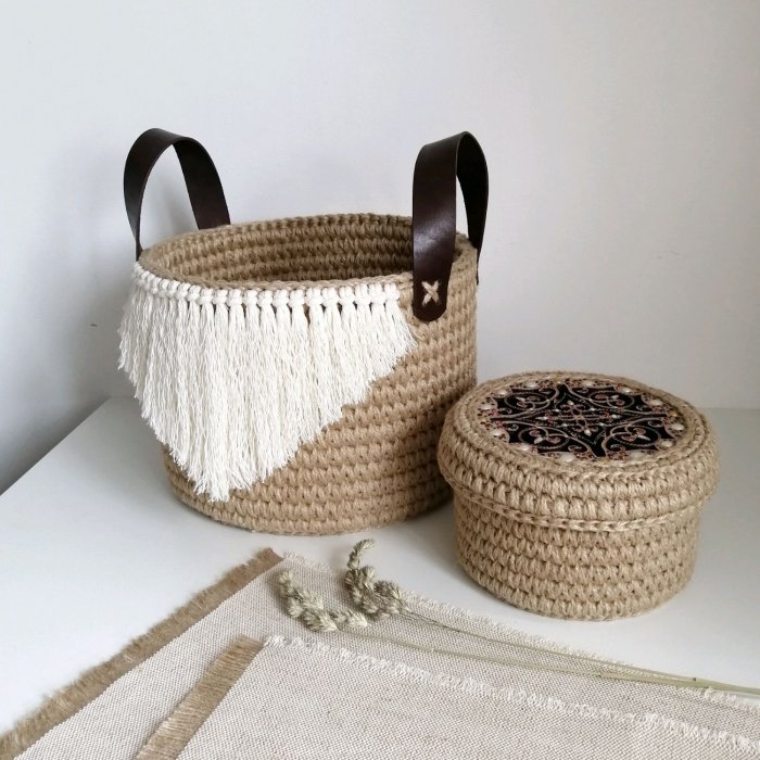 Плетеная корзина из джута