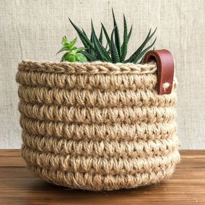 Интерьерные корзины из джута