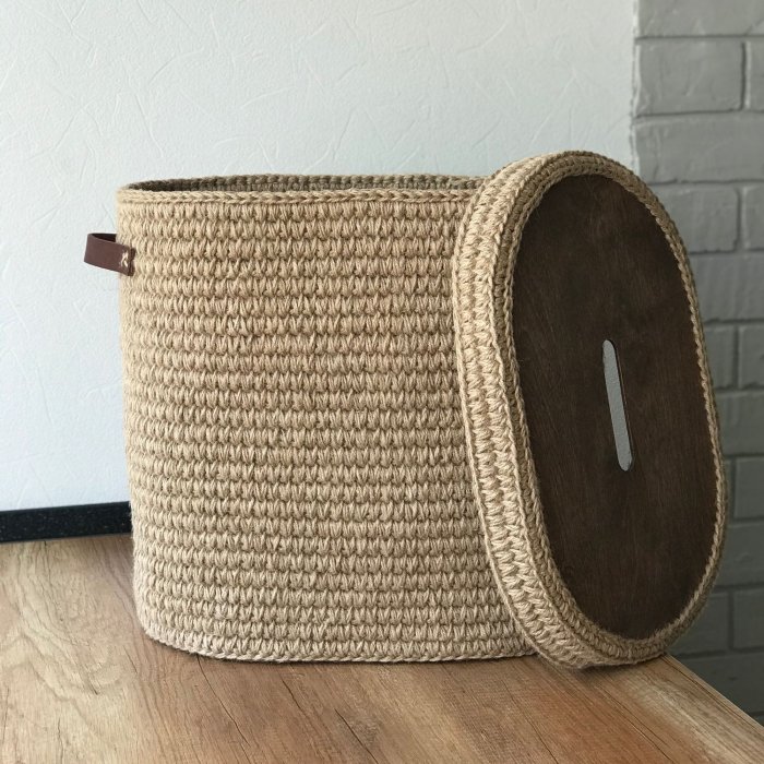 Прямоугольная корзина из джута