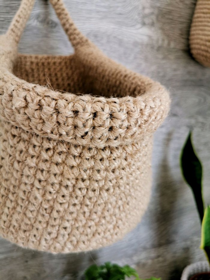 Джутовая корзина крючком