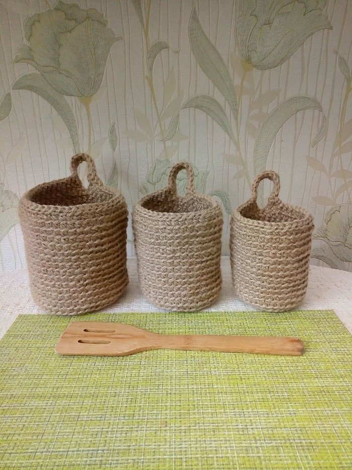 Подвесная корзина из джута