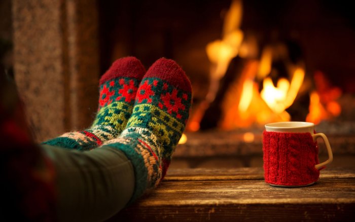Ноги в шерстяных носках