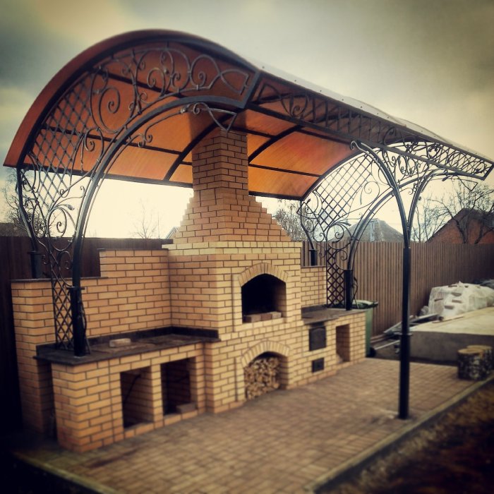 Барбекю под навесом