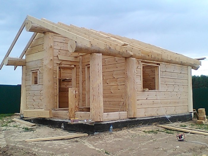 Каркасная баня из бревна