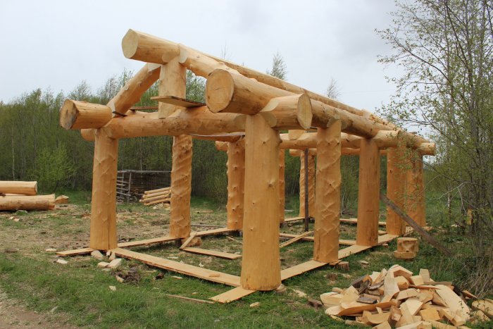 Каркасный дом из крупного бревна