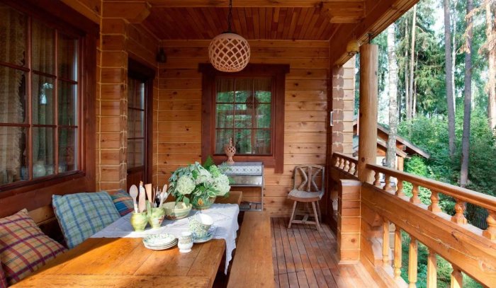 Деревянный дом сстеррасой