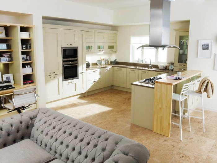 Кухня гостиная п образная в доме