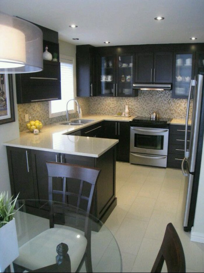 Красивый п образный кухонный гарнитур