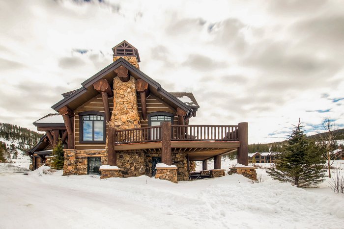 Канадский дом из бревна