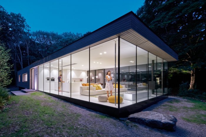 Павильон с панорамным остеклением