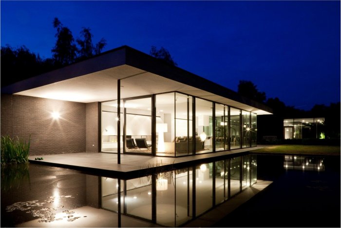 Дом с панорамными стеклами