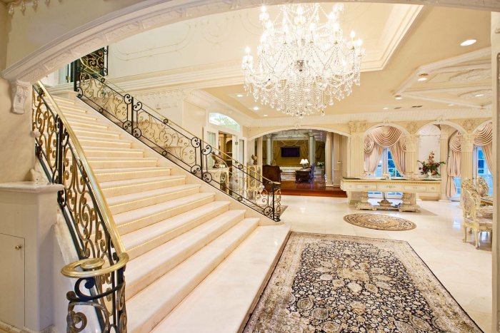 Особняк внутри