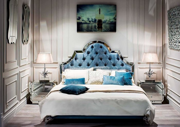 Кровать двуспальная с зеркальными вставками kfc1096