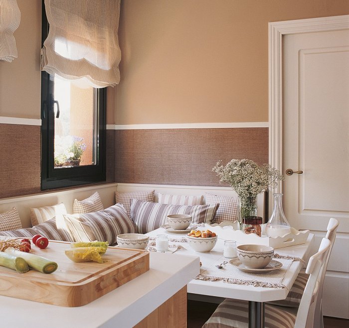 Кухня в теплых тонах