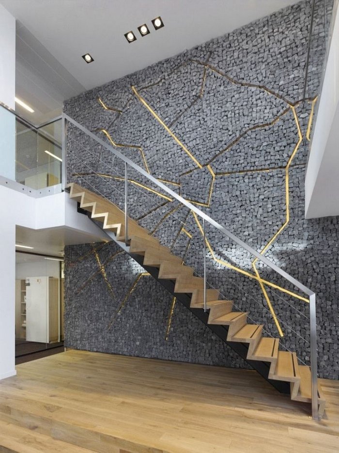 Отделка лестничного марша