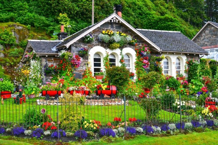 Домик в саду