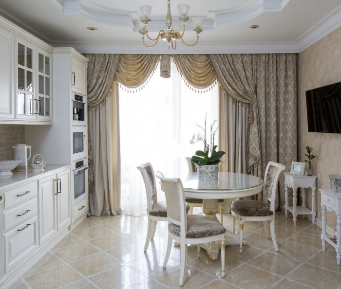 Шторы для светлой кухни
