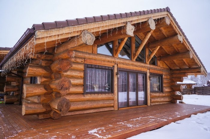Дом из дикого сруба Бизон