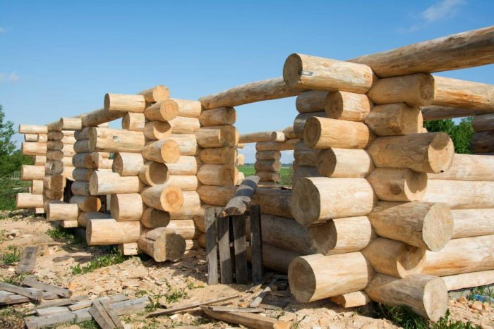 Сруб ручной рубки