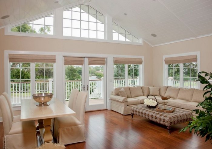 Гостиная с французским окном