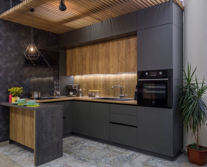 Кухонный гарнитур под потолок