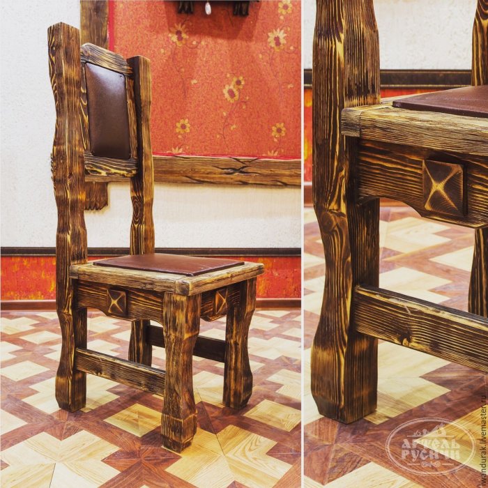 Состаренные стулья из дерева