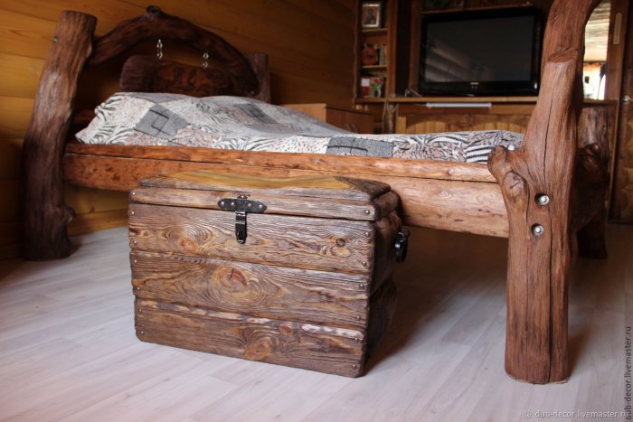 Сундук деревянный напольный под старину