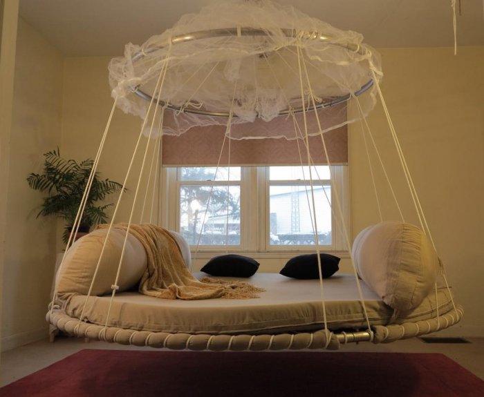 Подвесная круглая кровать