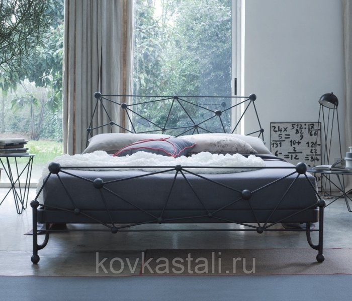 Кованная кровать в стиле лофт