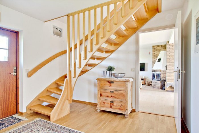 Лестница на мансарду