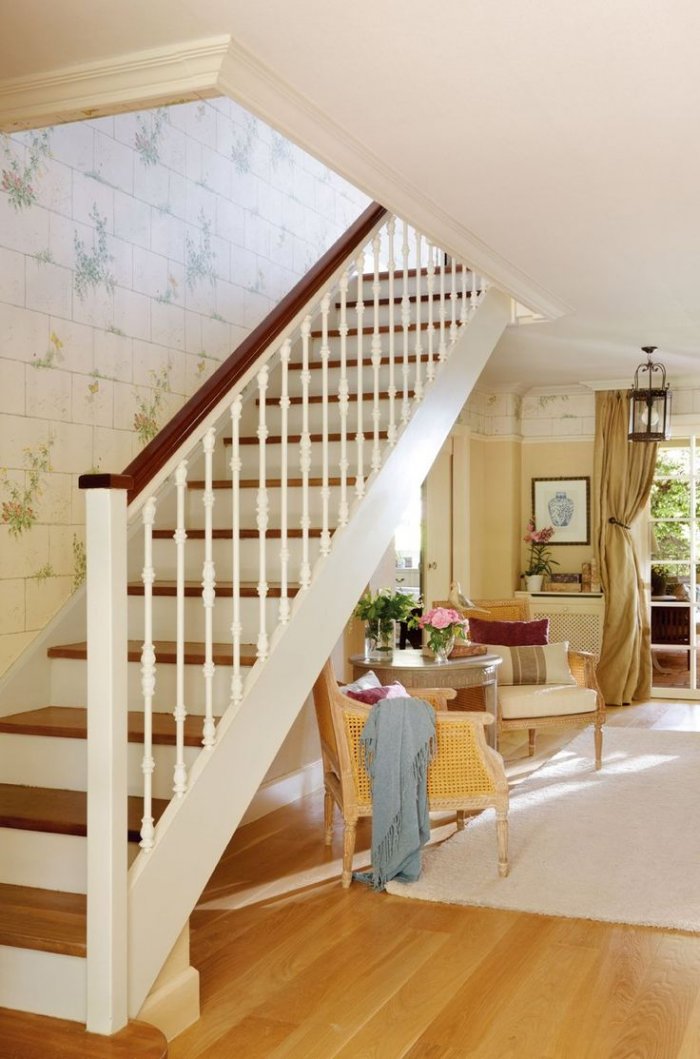 Лестница в мансардном доме