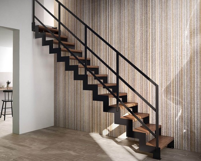 Лестница на металлическом каркасе