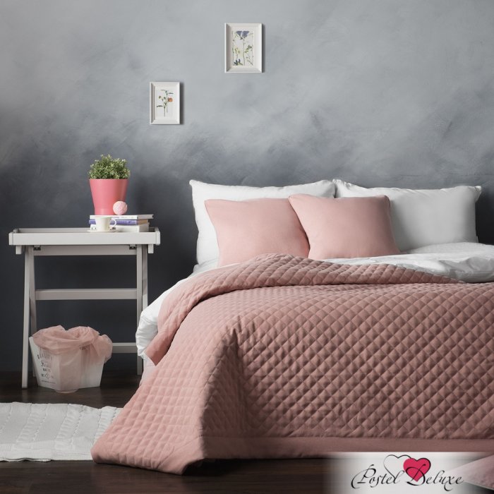 Покрывало пыльно розового цвета