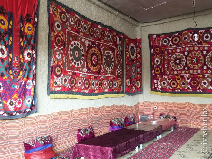 Национальные курпача в Таджикистане