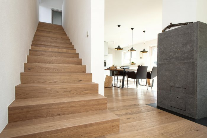 Лестница из ламината