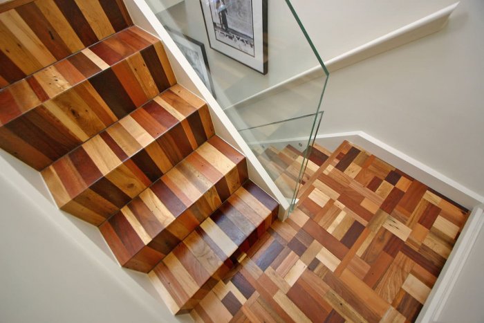 Лестница из паркета