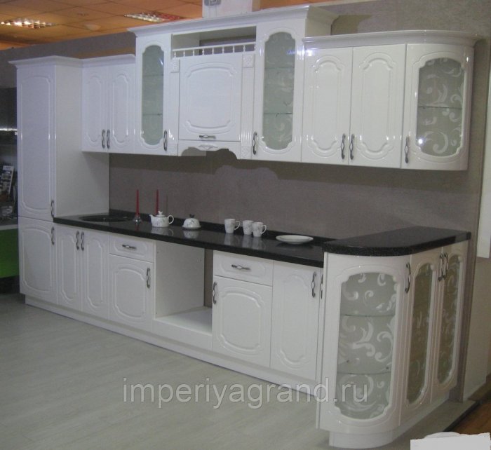 Кухня белый глянец с фрезеровкой